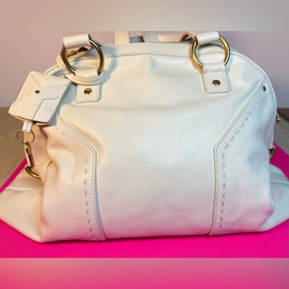 Yves Saint Laurent Black and Gold Interior - Picture 11 of 15